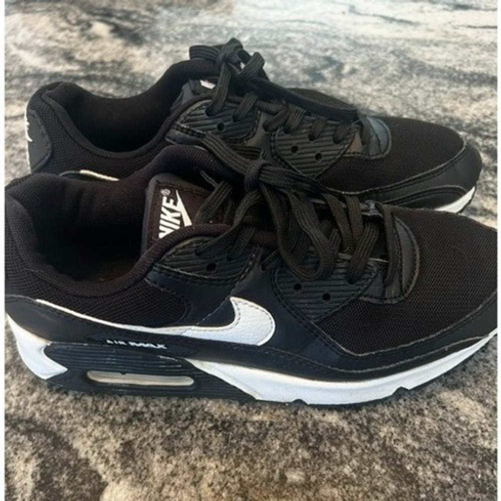 Nike Air Max 90 Sneakers Womens 9.5 Black White DH8010-002 Low Top Running Shoes